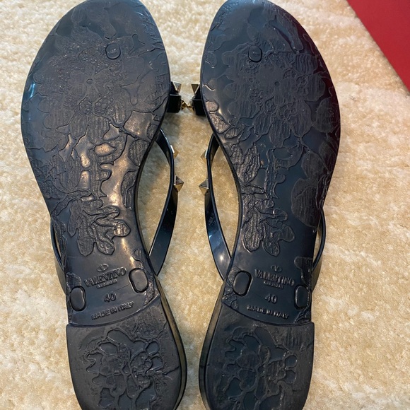 Valentino Rubber Rockstud thong sandal - Picture 8 of 11